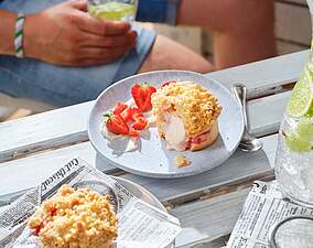 Vegane Cheesecake Muffins mit Erdbeeren